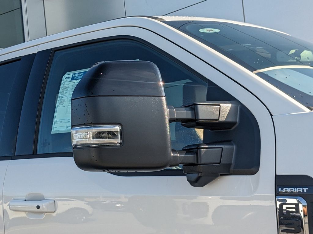 2025 Ford F-350 Lariat photo 11