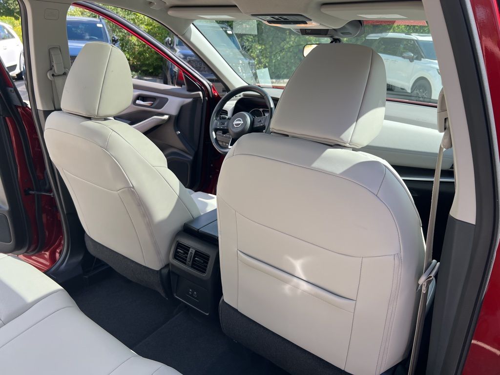 2023 Nissan Rogue SV photo 16