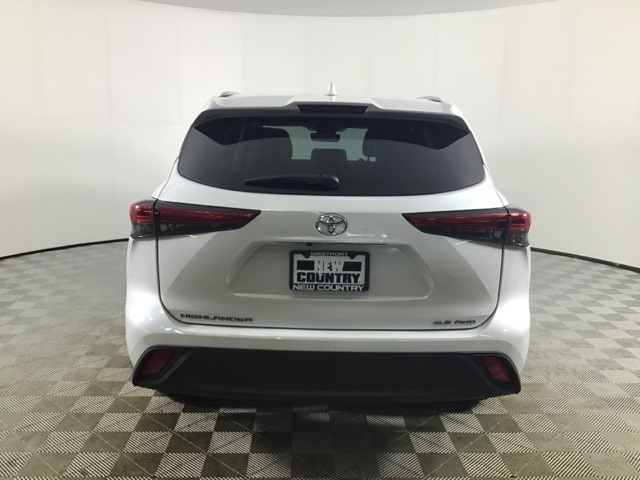 2022 Toyota Highlander XLE photo 7
