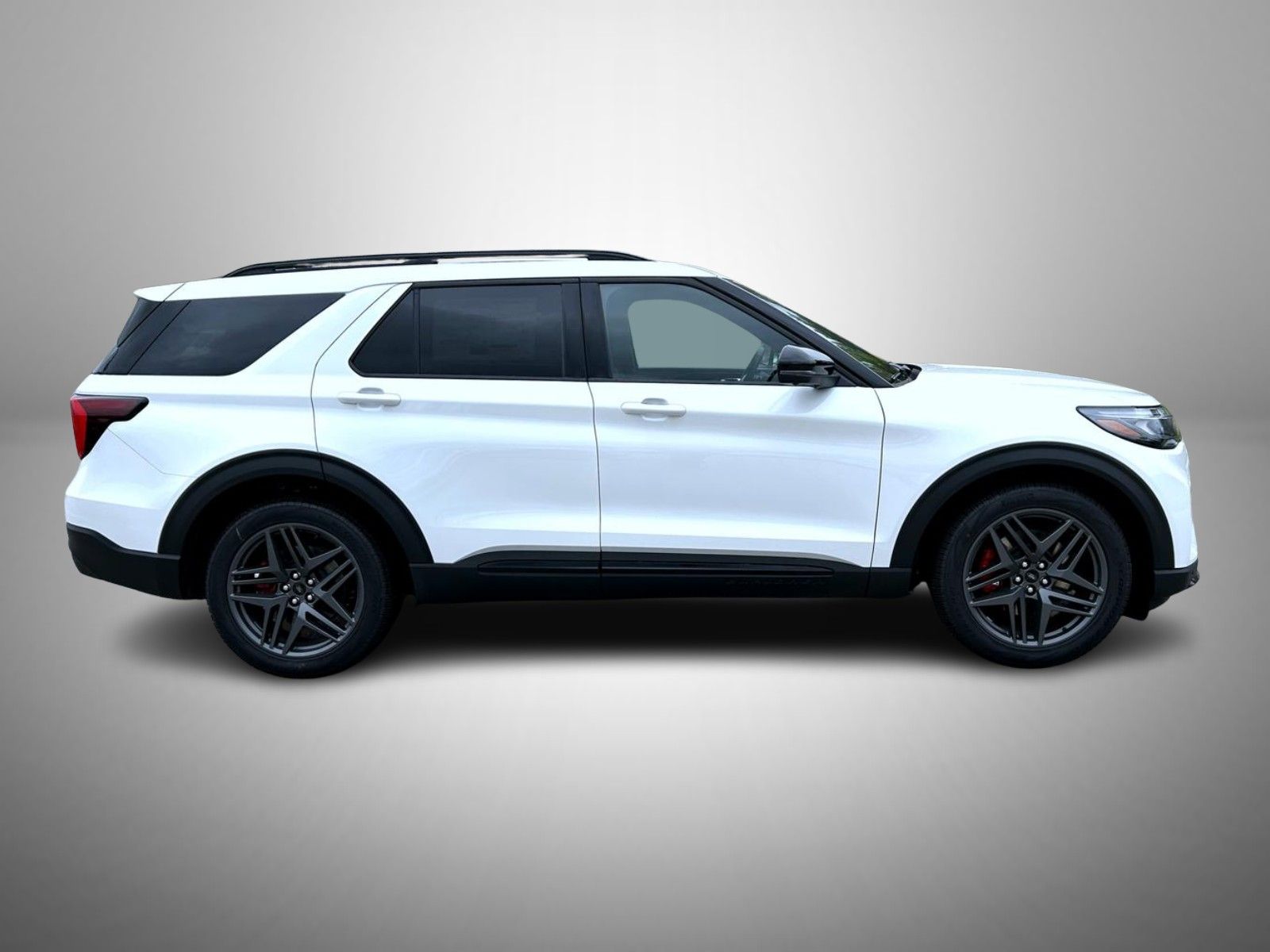 2025 Ford Explorer ST photo 4