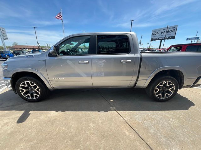 2025 Ram 1500 Laramie photo 3
