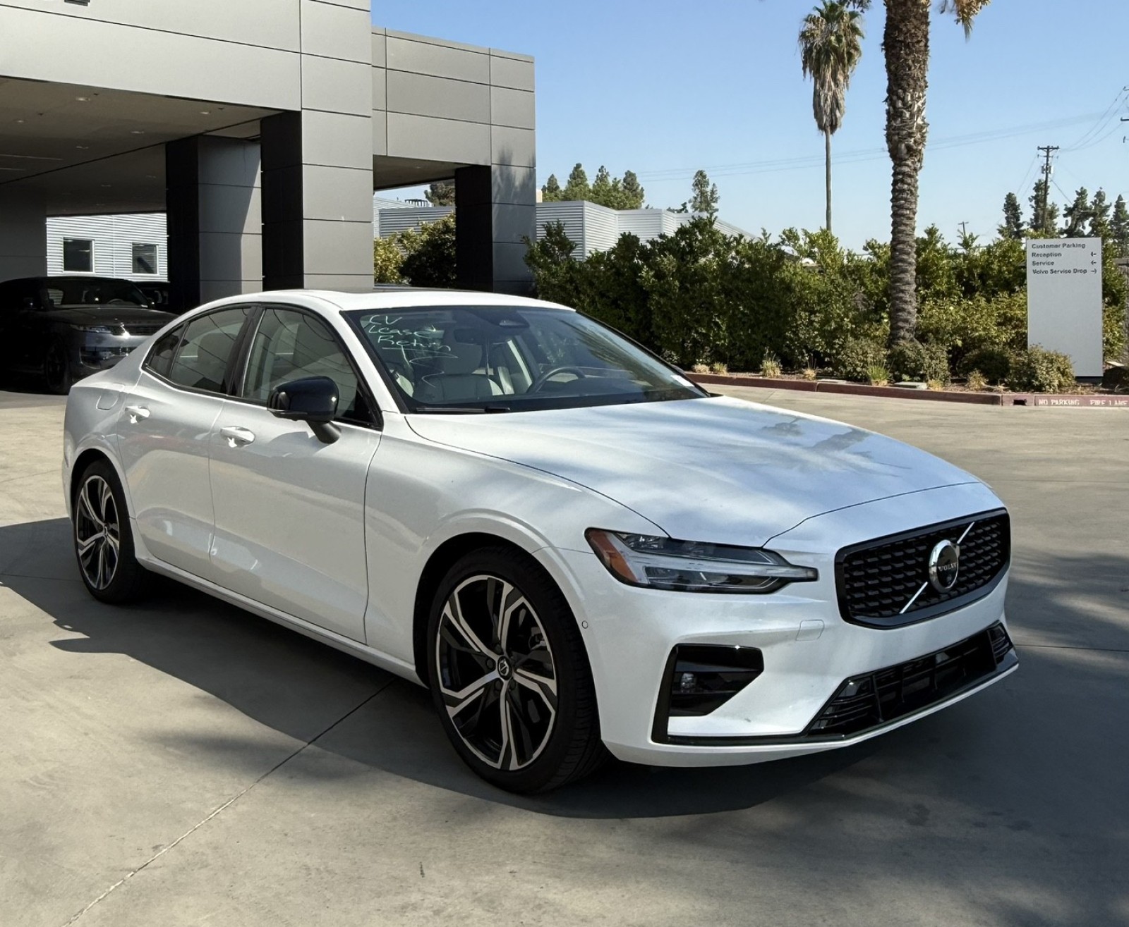 2024 Volvo S60 B5 Plus photo 4