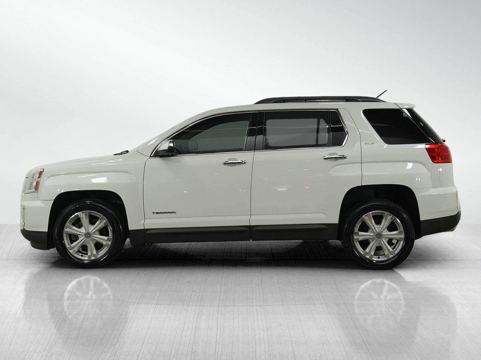 Used 2016 GMC Terrain SLT with VIN 2GKFLPE31G6134695 for sale in Minneapolis, Minnesota