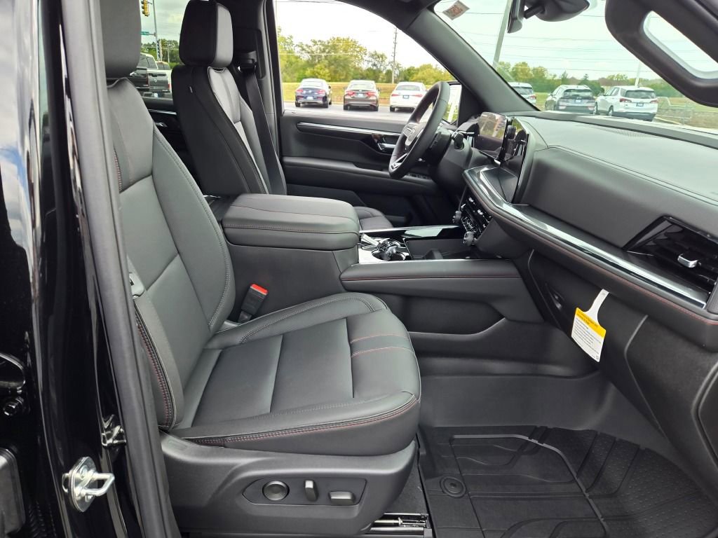 2025 Chevrolet Tahoe RST photo 2
