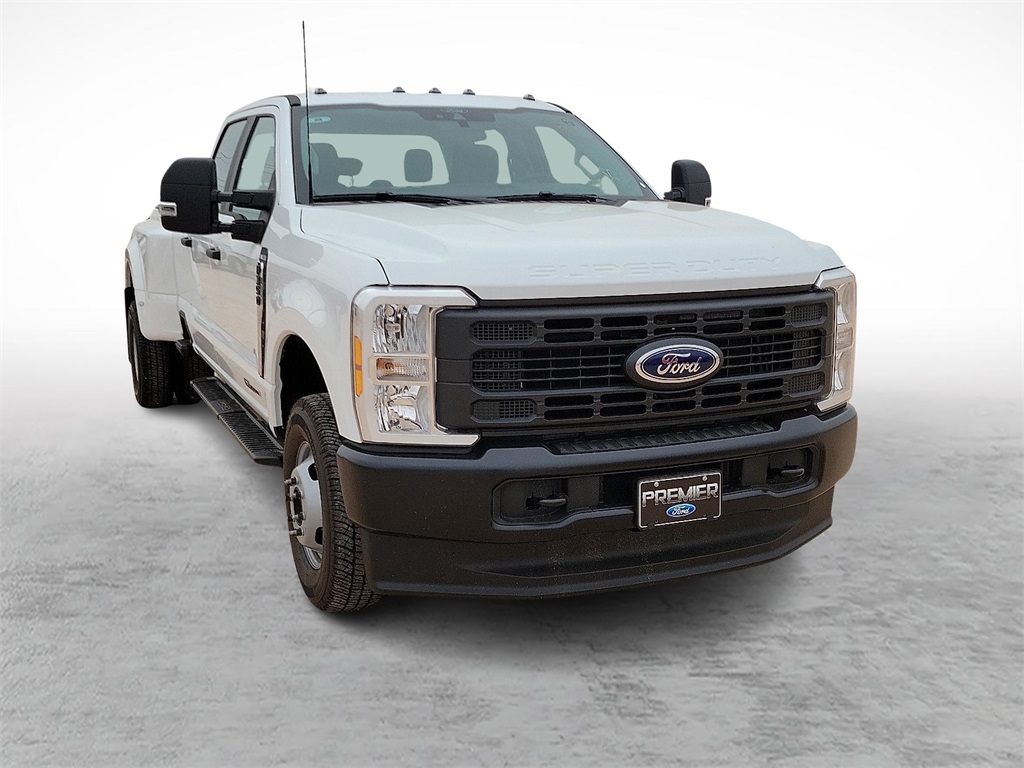 2026 Ford F-350 photo 2