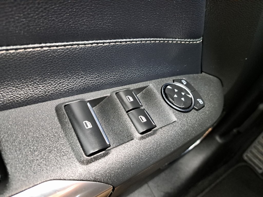 2020 Ford Mustang EcoBoost Premium photo 21