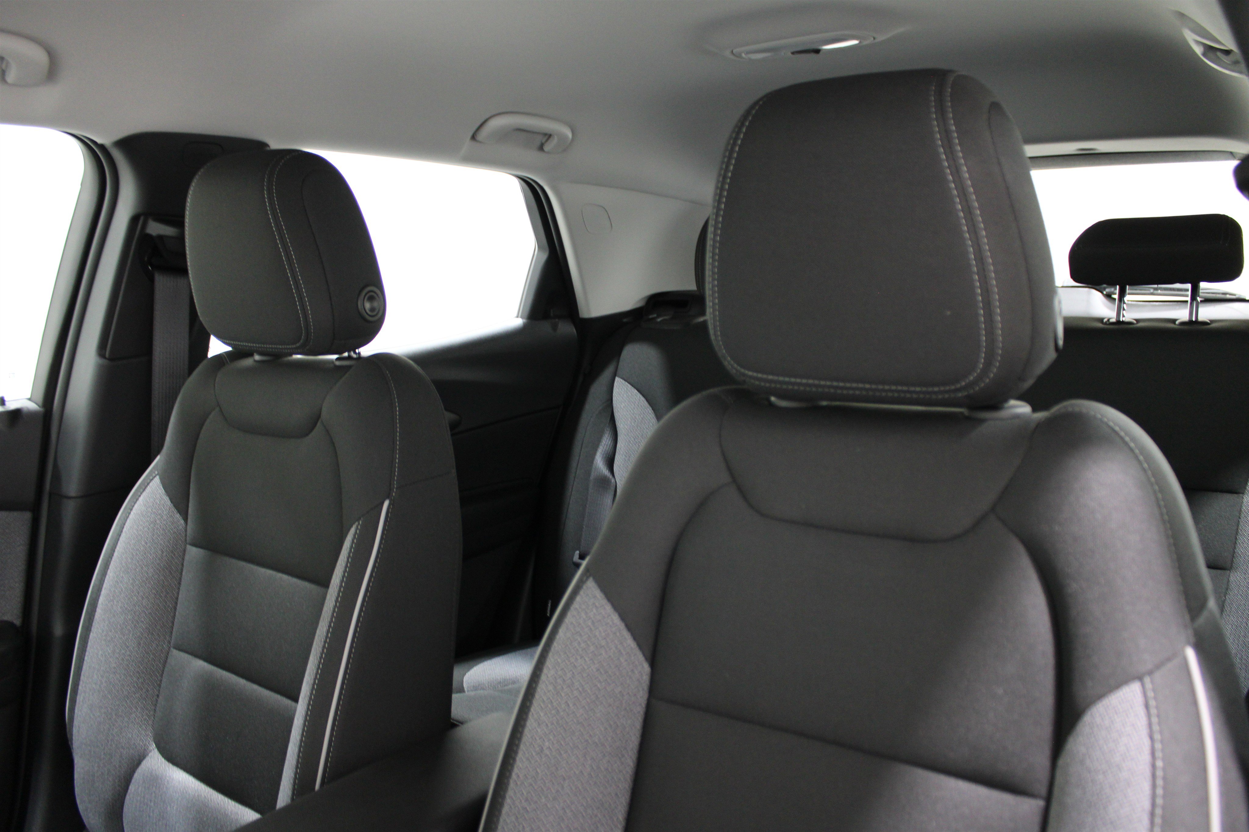 2026 Chevrolet Trailblazer LS photo 4