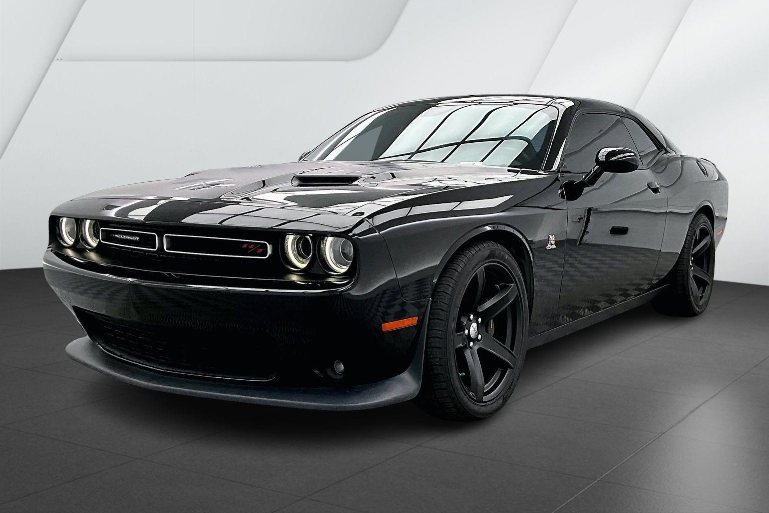 2016 Dodge Challenger Scat Pack's photo