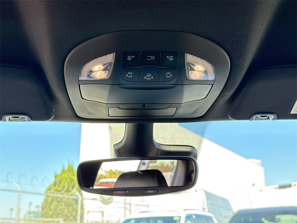 2025 Chrysler Pacifica photo 23