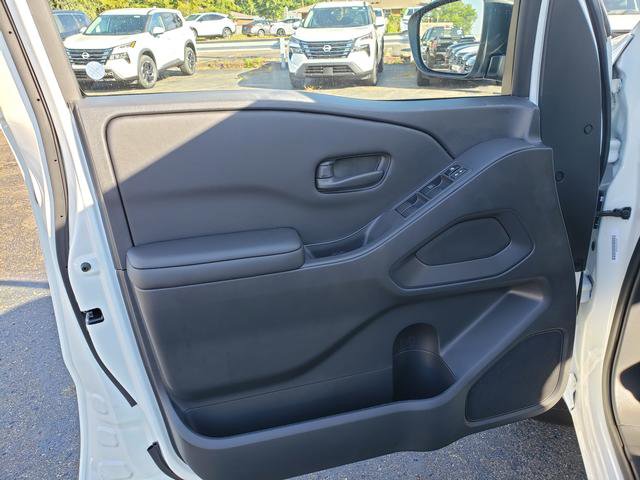 2025 Nissan Frontier Crew Cab S photo 11