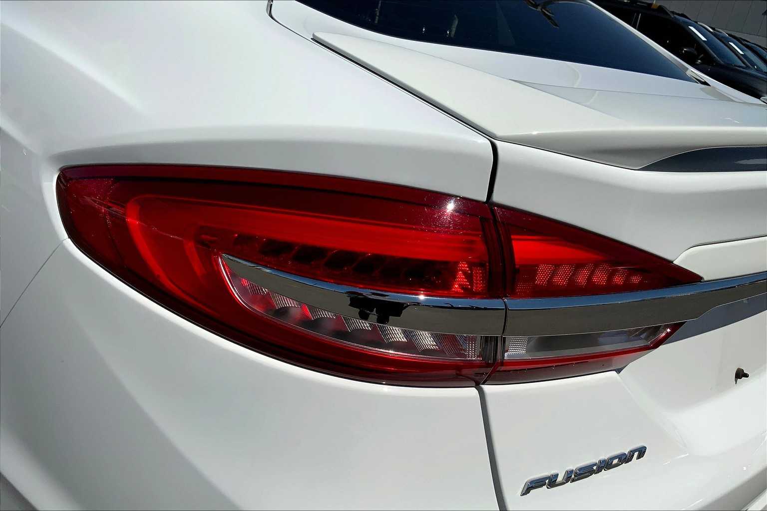 2018 Ford Fusion SE photo 25