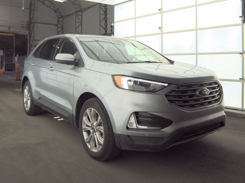 2024 Ford Edge Titanium photo 3