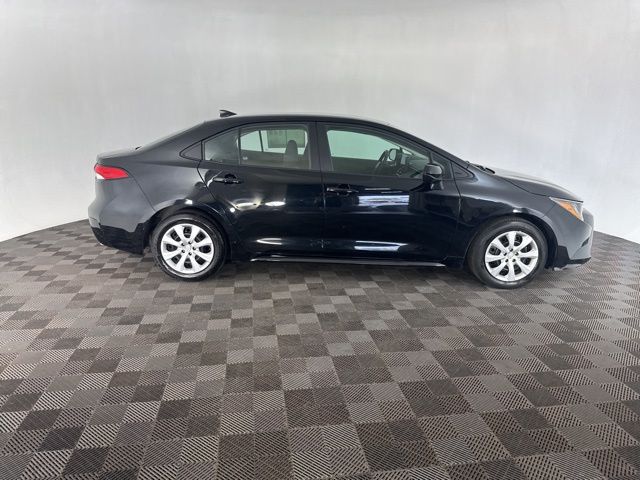 2024 Toyota Corolla LE photo 4