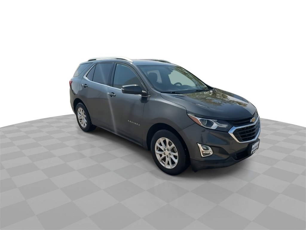 2018 Chevrolet Equinox LT photo 2