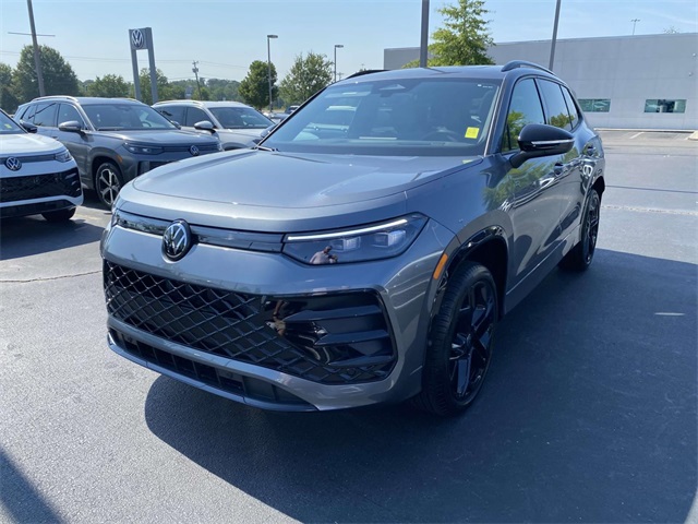 2025 Volkswagen Tiguan SE R-Line Black photo 3