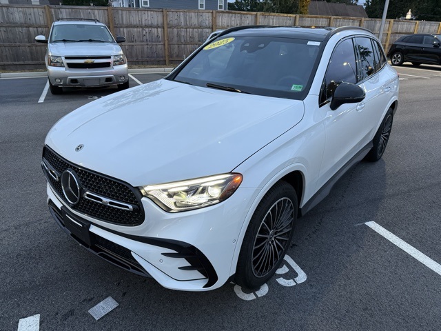 2025 Mercedes Benz GLC 350e 4MATIC photo 3