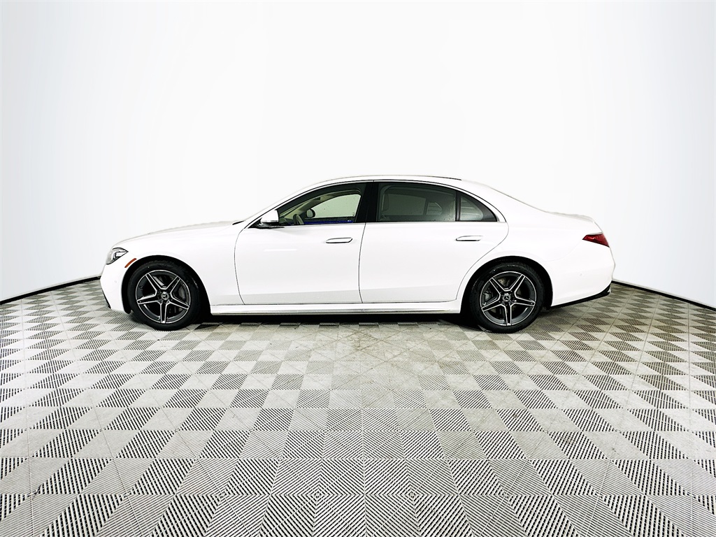 2025 Mercedes Benz S 580 4MATIC photo 4