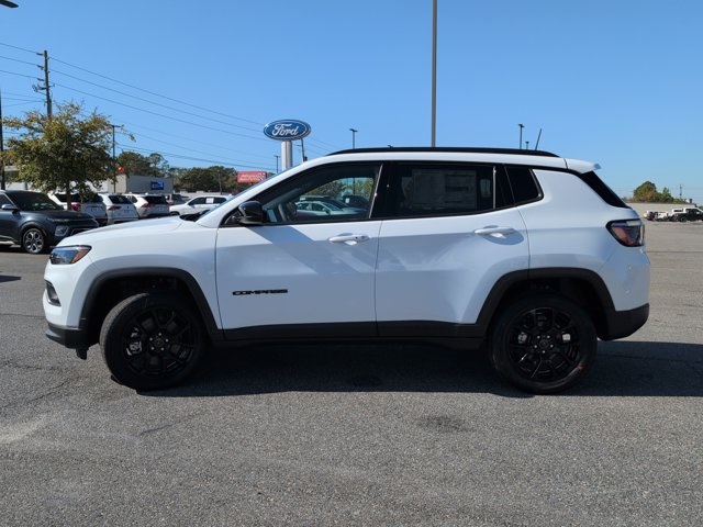 2026 Jeep Compass Latitude Altitude photo 3