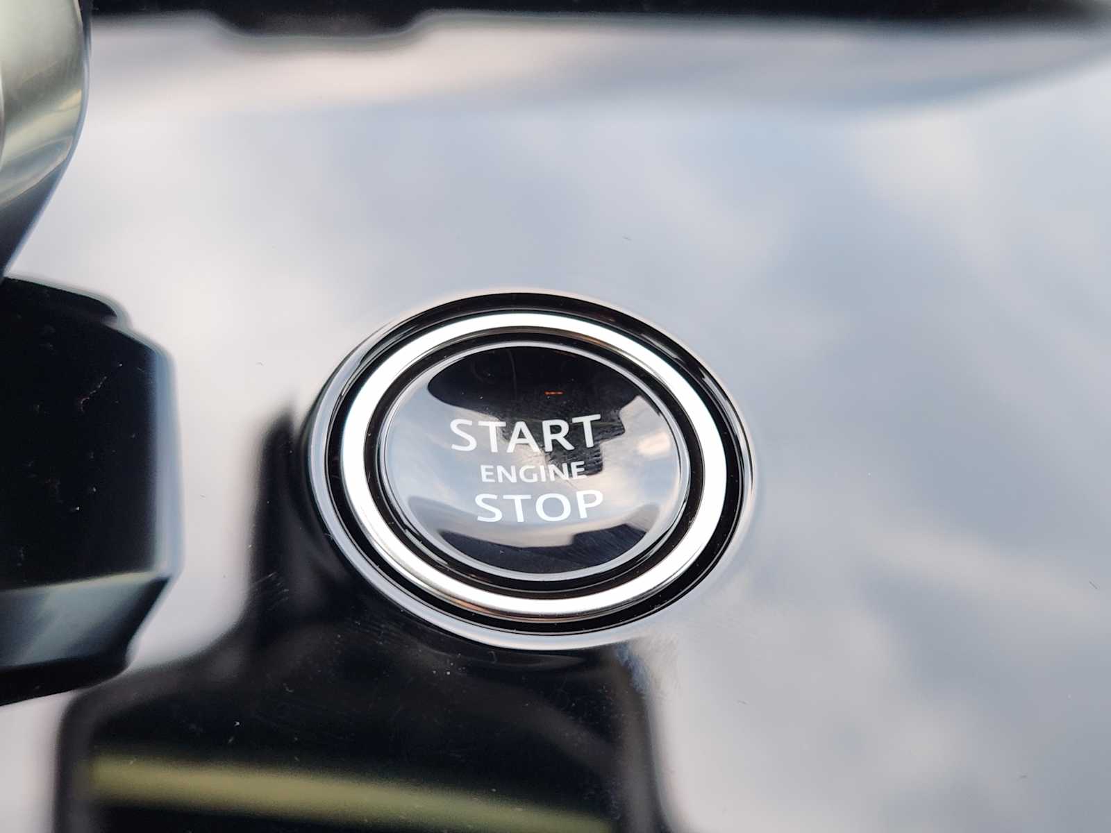 2025 Land Rover Range Rover Sport SE photo 14