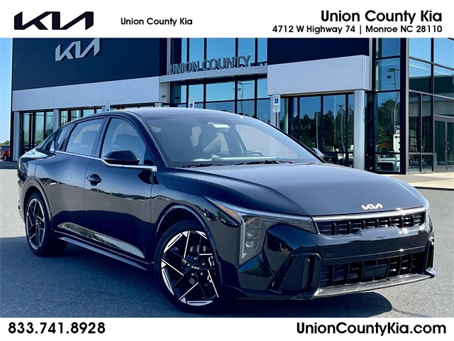 2025 Kia K4 GT-Line's photo