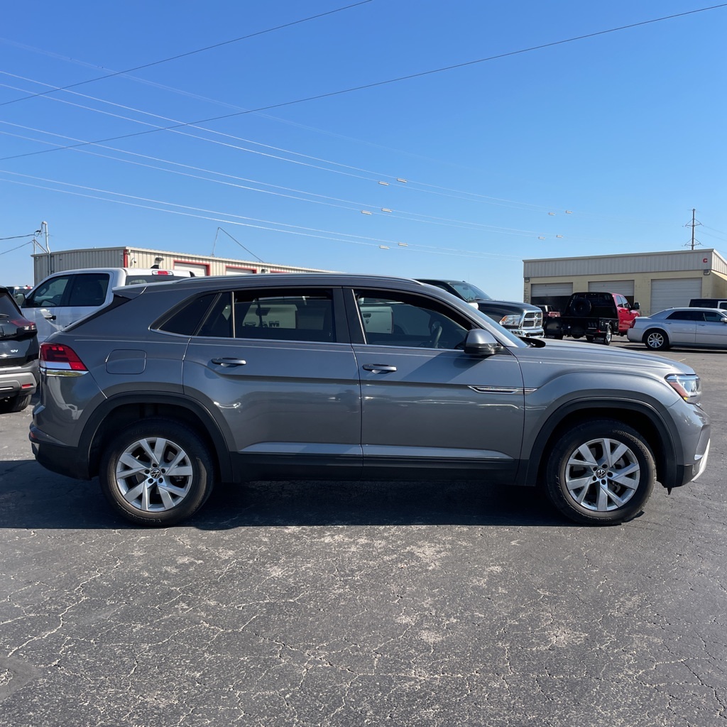 2021 Volkswagen Atlas Cross Sport photo 3