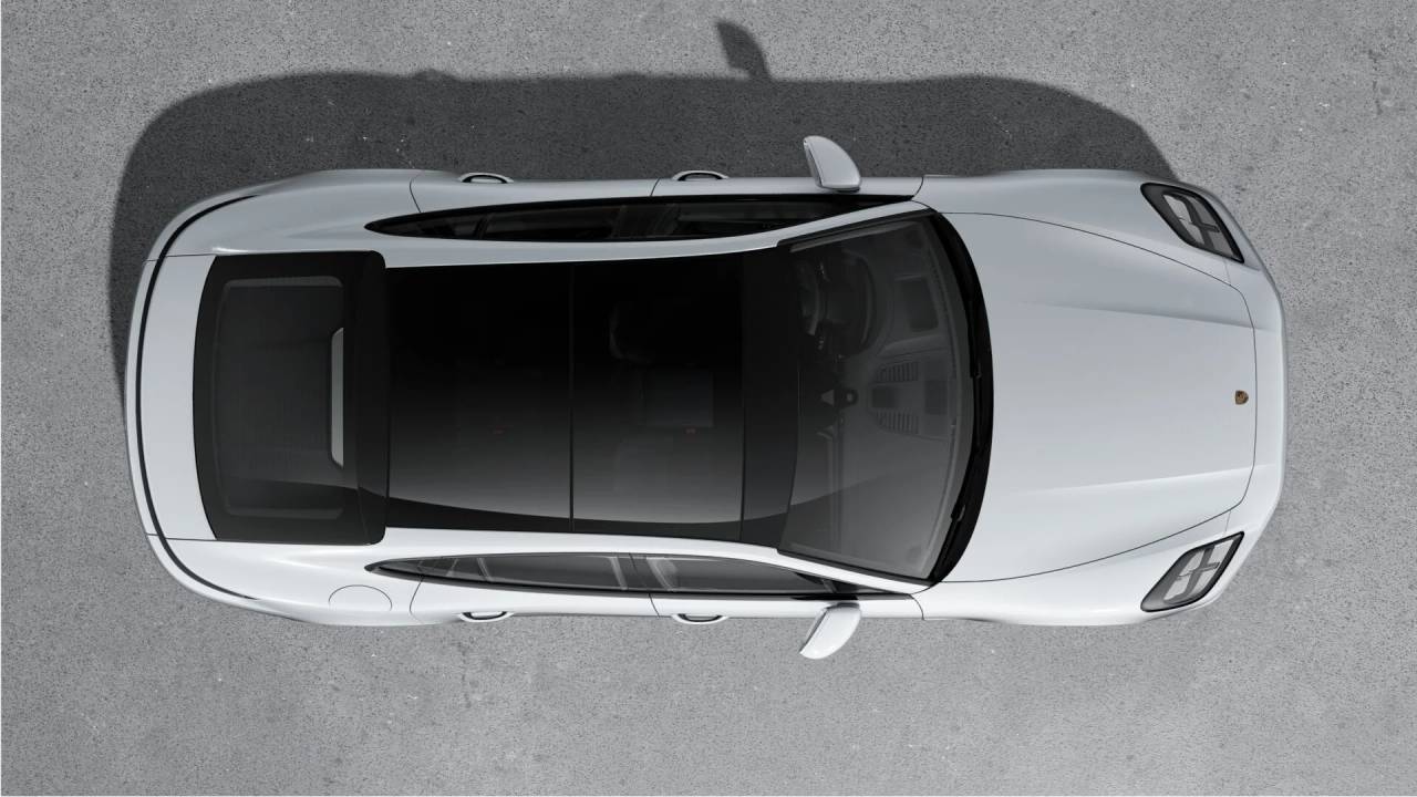 2026 Porsche Panamera 4 photo 3