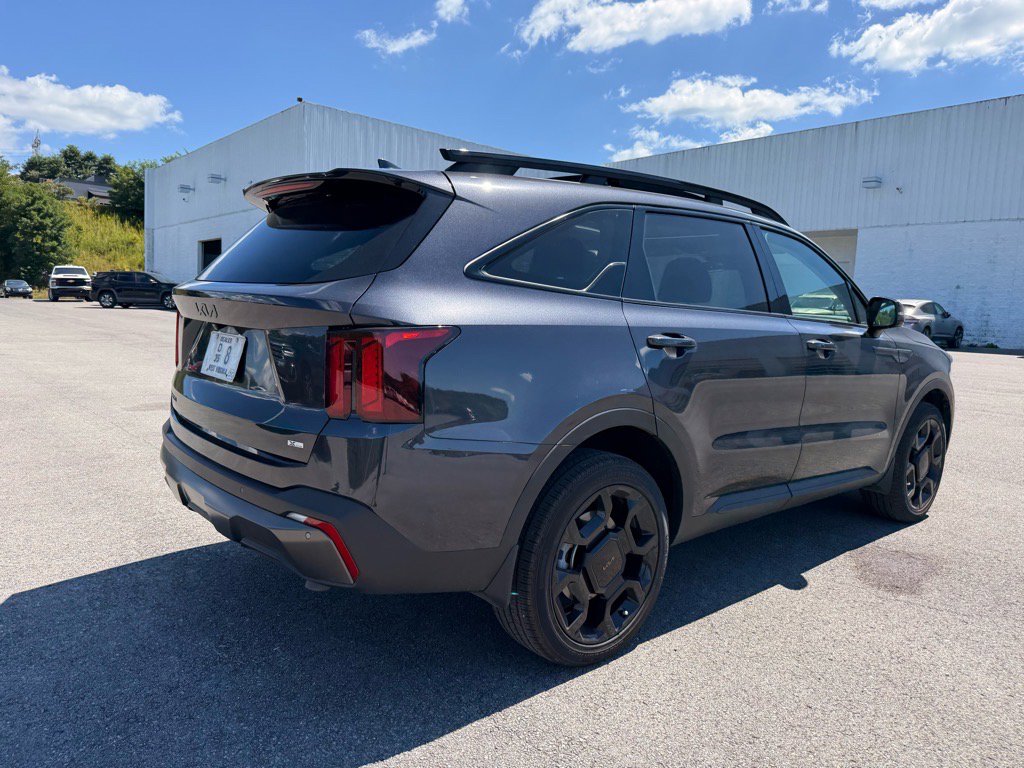 2025 Kia Sorento X-Line EX photo 2
