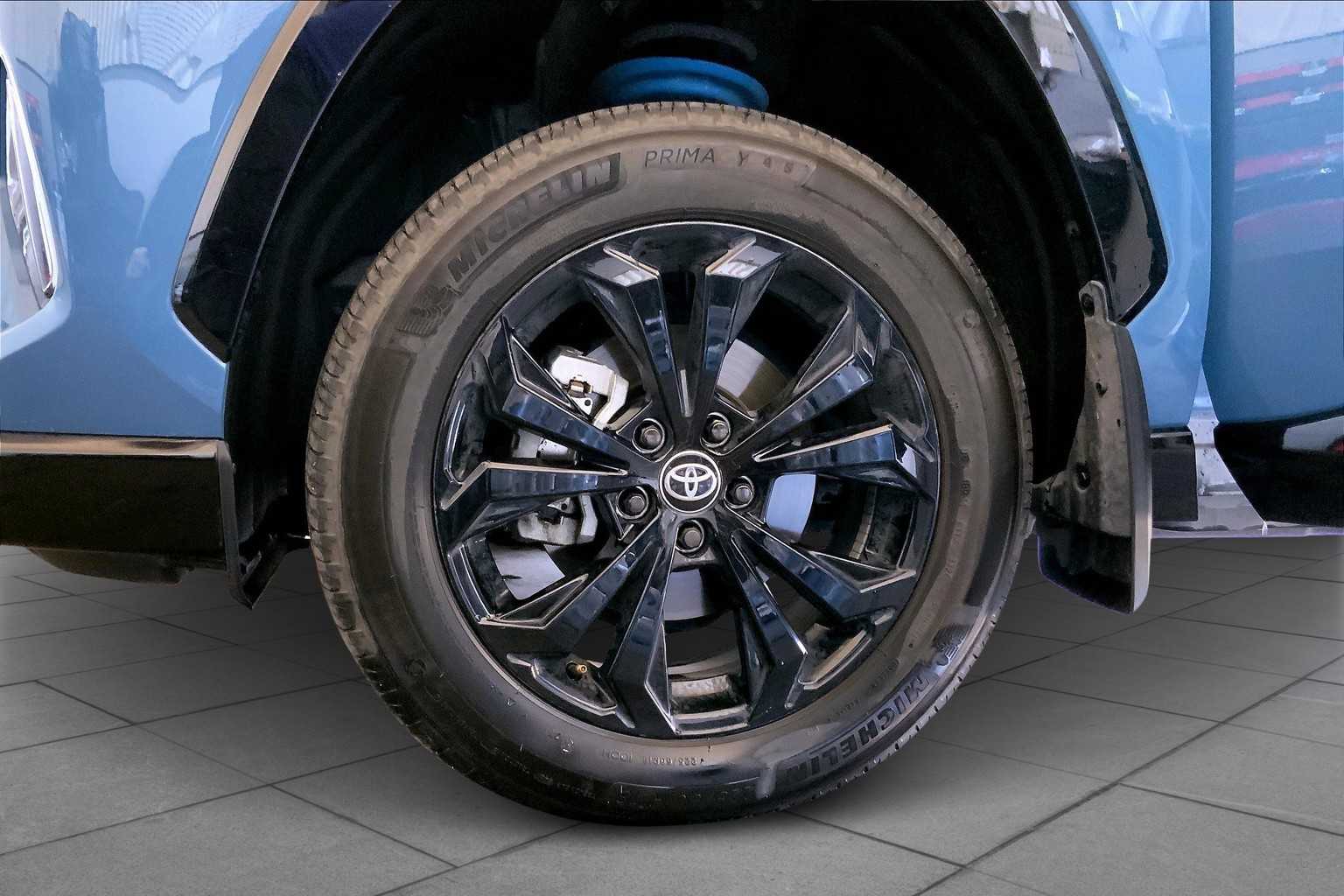 2024 Toyota RAV4 Hybrid XSE photo 8