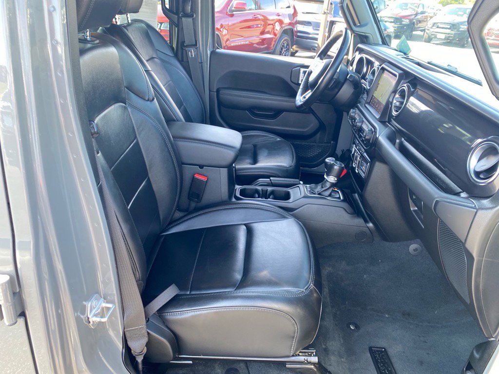 2023 Jeep Wrangler Sahara Altitude photo 23