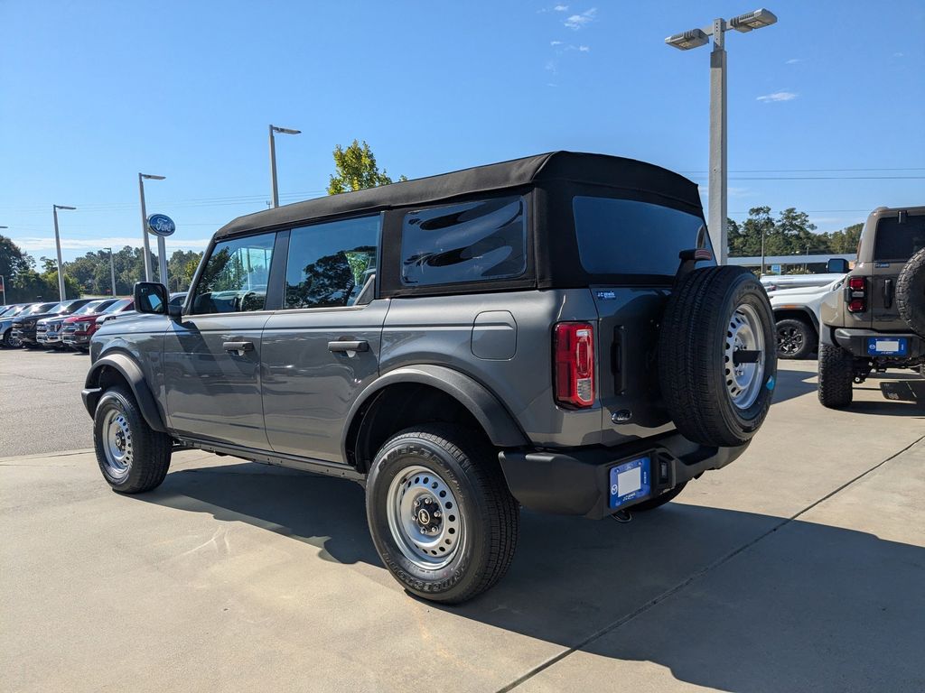 2025 Ford Bronco Base photo 7