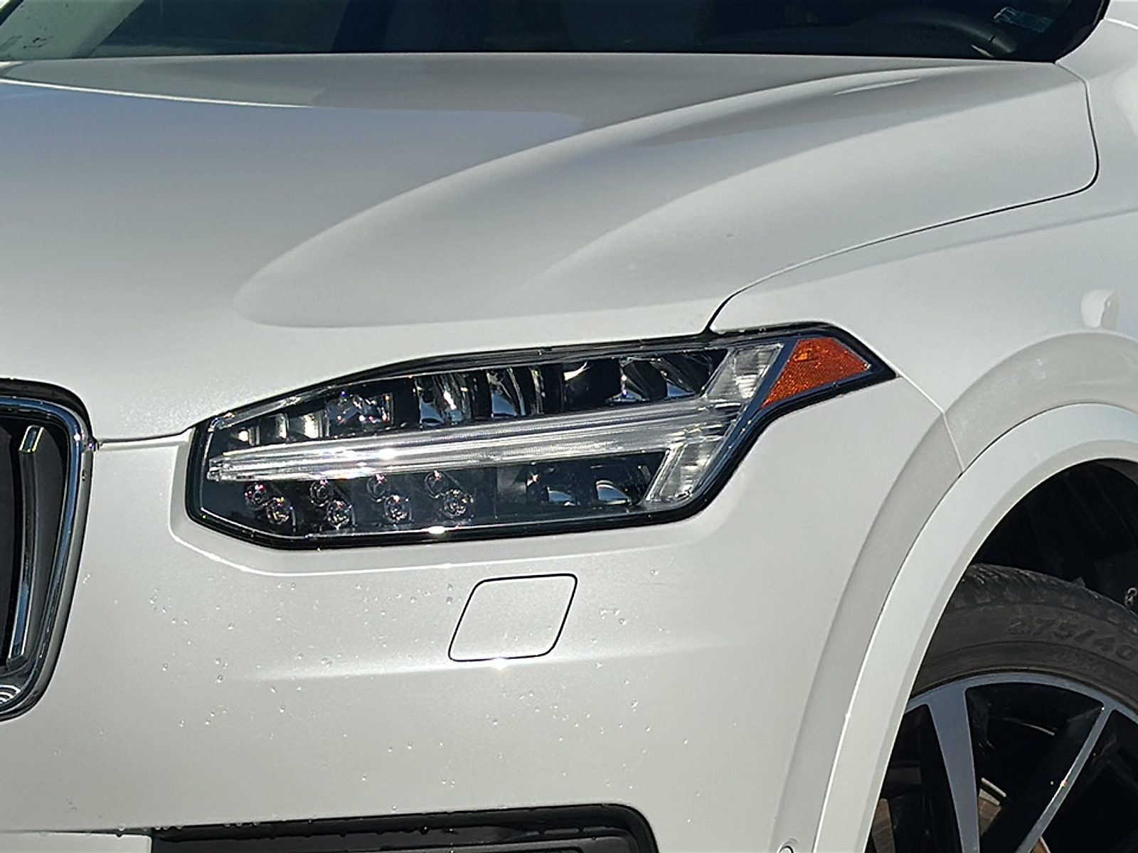 2023 Volvo XC90 Plus photo 2