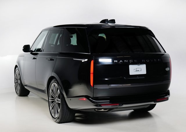 2023 Land Rover Range Rover SE photo 21