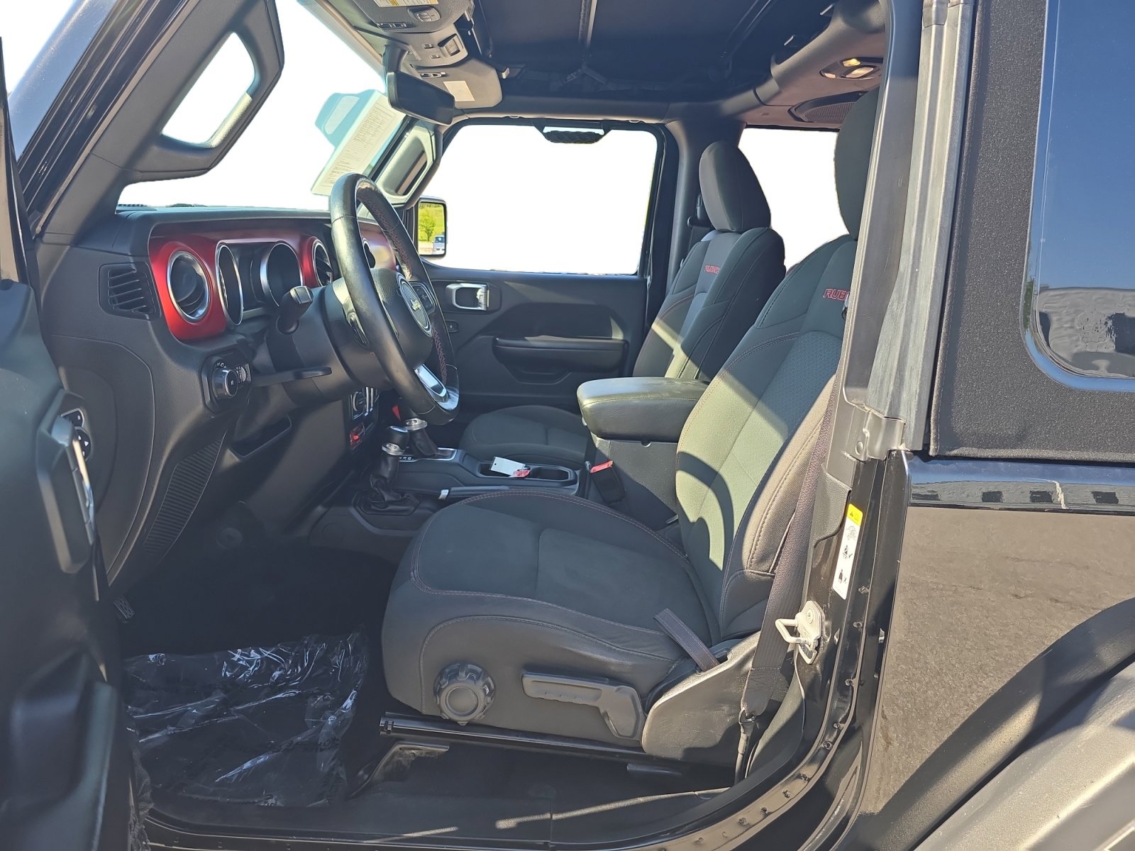 2019 Jeep Wrangler Rubicon photo 2