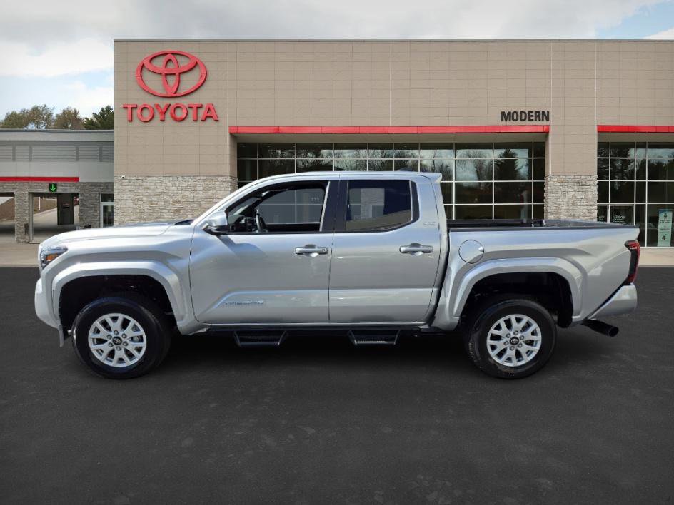 2024 Toyota Tacoma SR5 photo 8