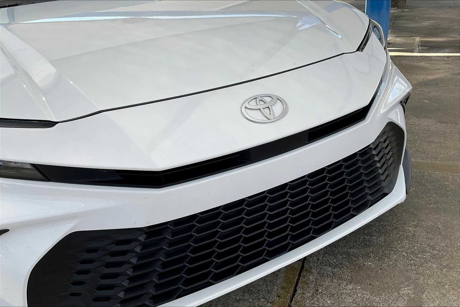 2025 Toyota Camry SE photo 27