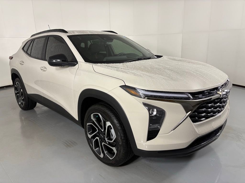 2026 Chevrolet Trax photo 2