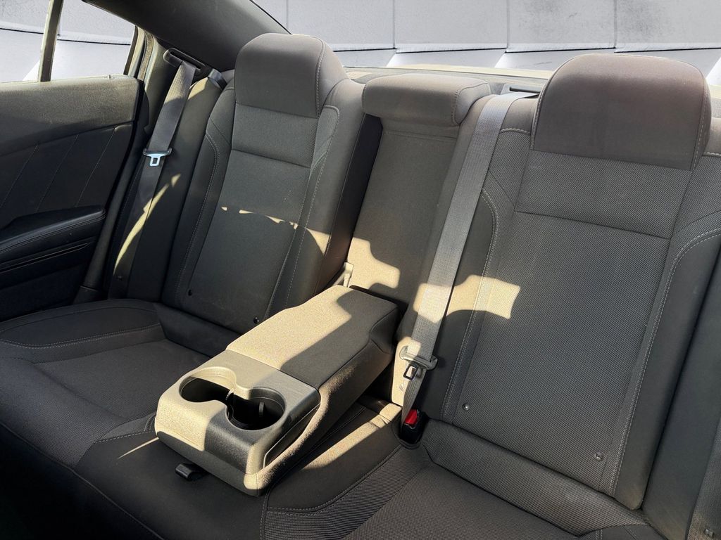 2019 Dodge Charger SXT photo 15