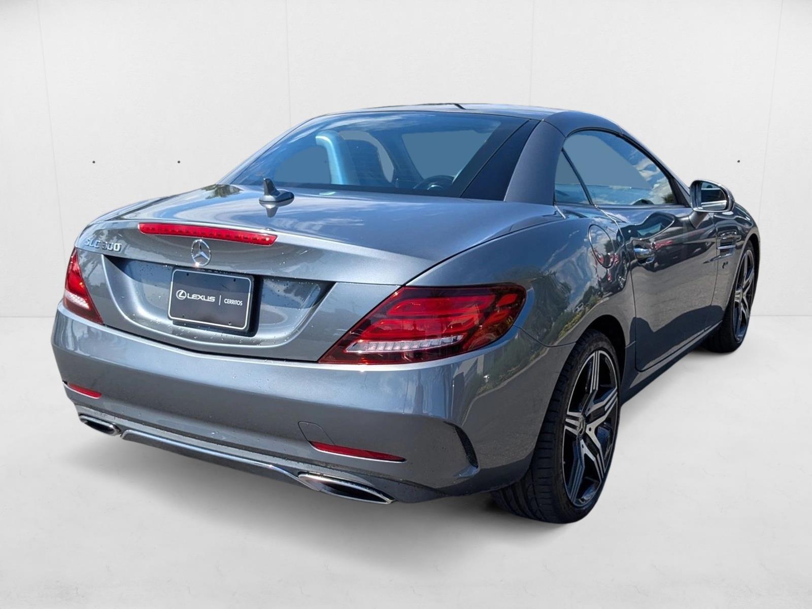 2020 Mercedes Benz SLC 300 photo 3