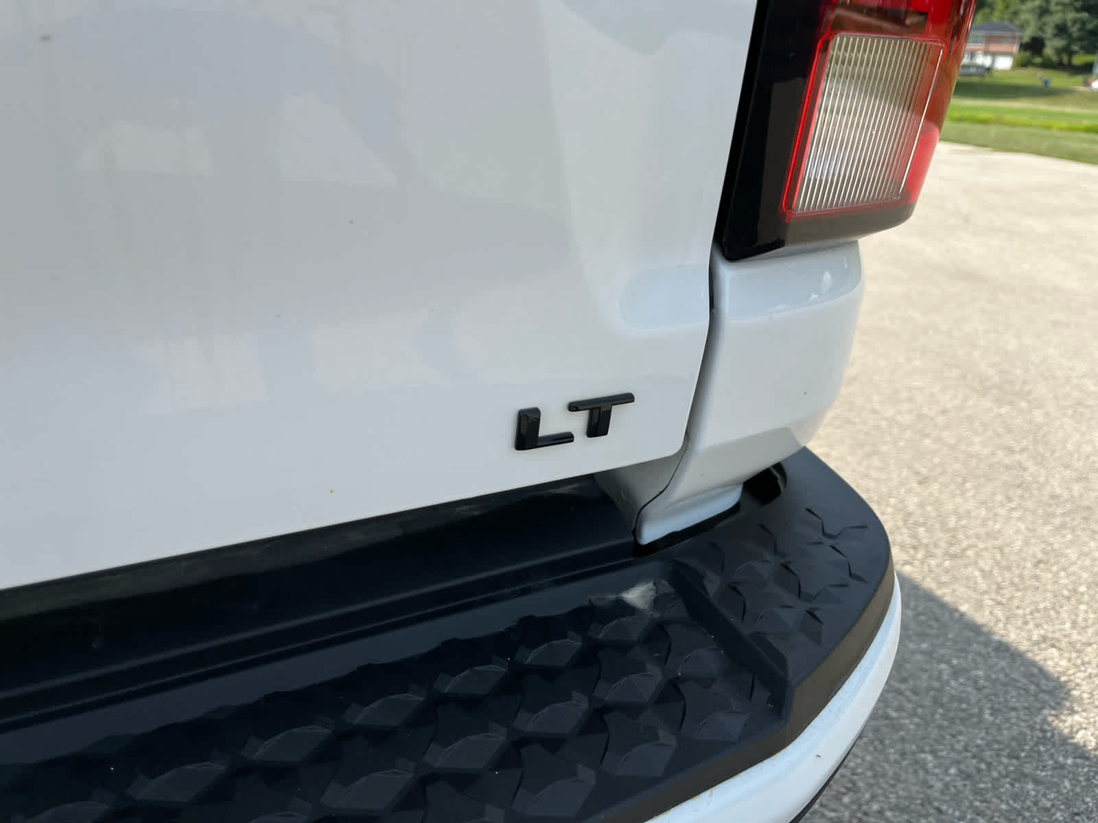 2024 Chevrolet Colorado LT photo 12