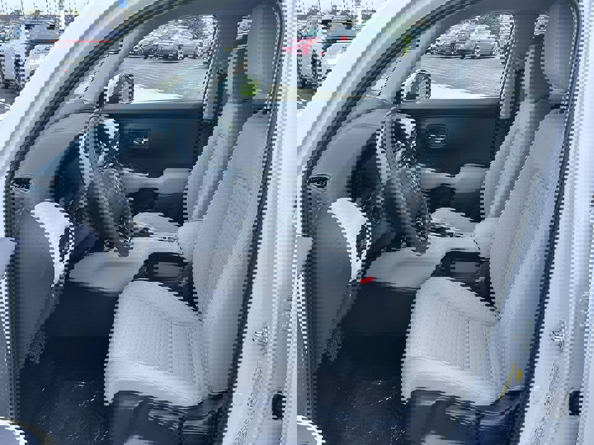 2026 Honda HR-V LX photo 9