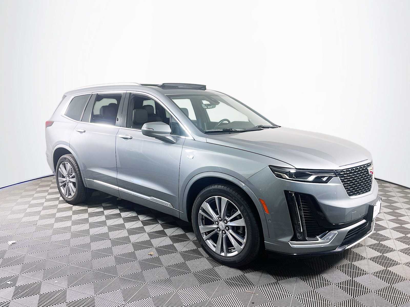 2024 Cadillac XT6 Premium Luxury photo 3