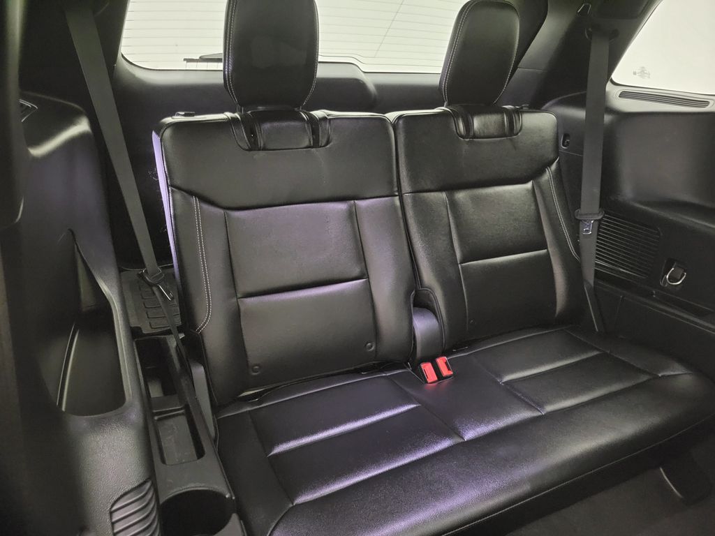 2021 Ford Explorer ST photo 22
