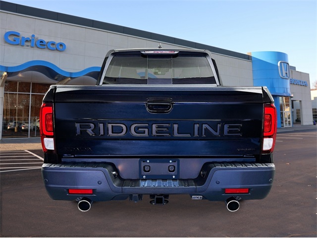 2026 Honda Ridgeline Black Edition photo 3