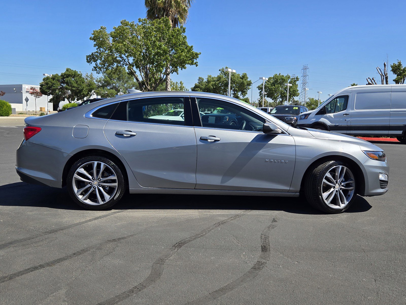 2023 Chevrolet Malibu 1LT photo 3