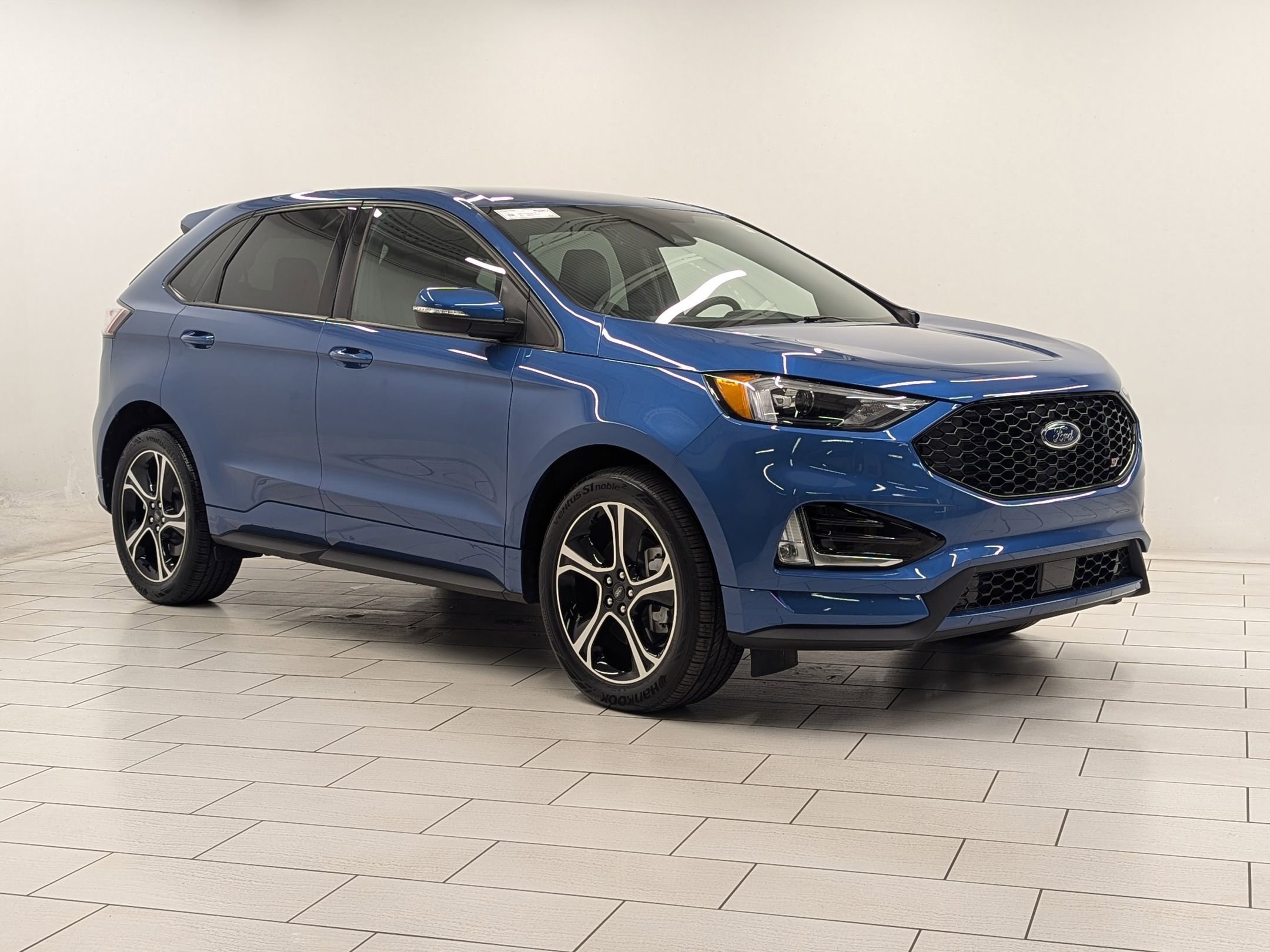 2021 Ford Edge ST photo 5