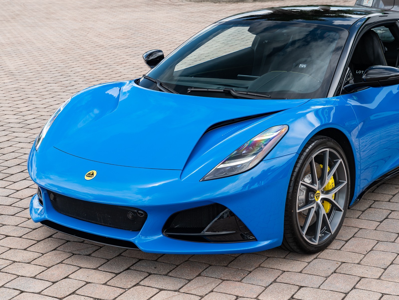 2024 Lotus Emira First Edition photo 5