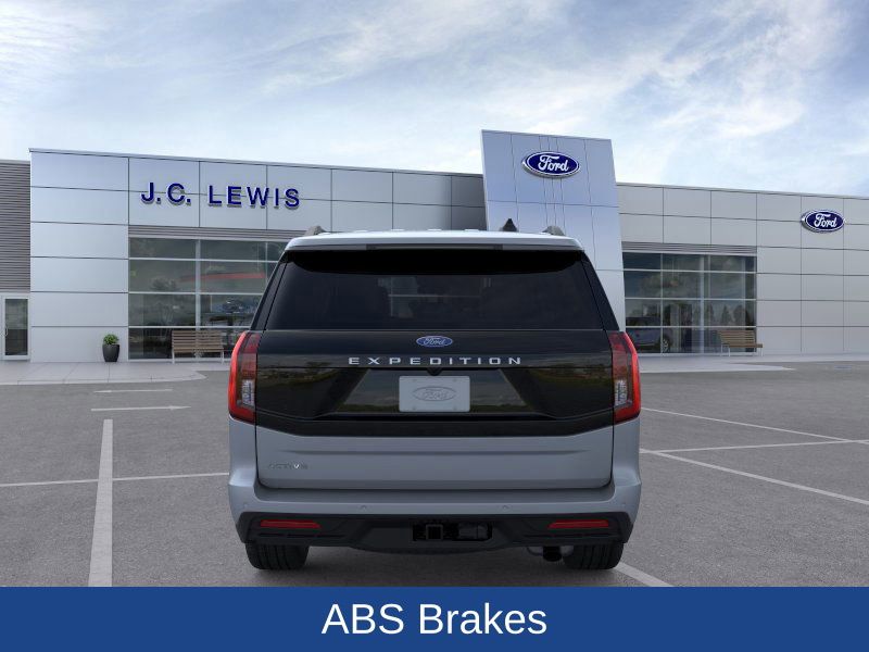 2025 Ford Expedition photo 6