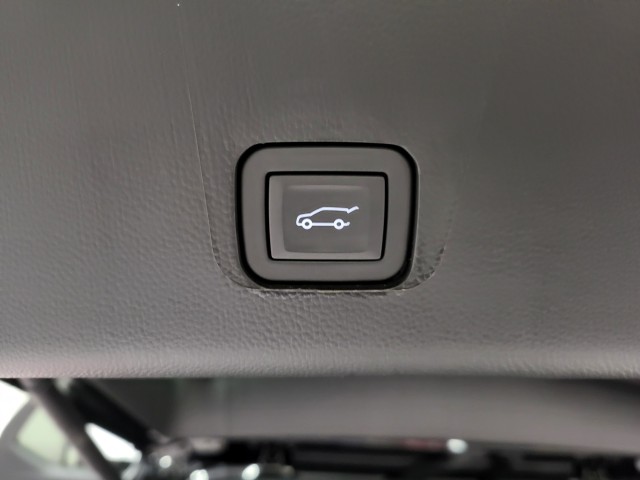 2023 Chevrolet Traverse Premier photo 12