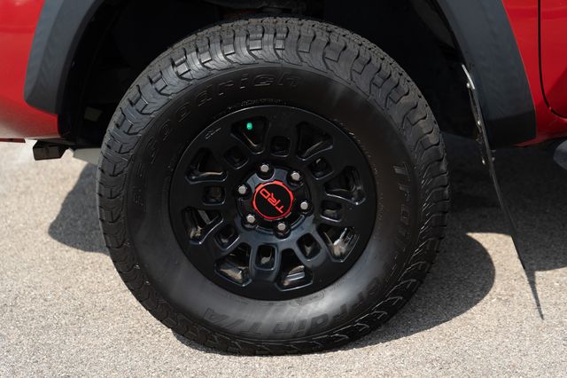 2017 Toyota Tacoma TRD Pro photo 10