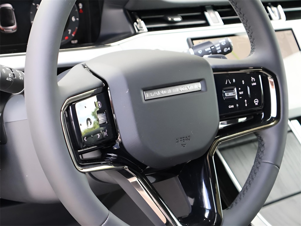 2026 Land Rover Range Rover Evoque Dynamic SE photo 16